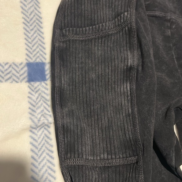 Offline by Aerie leggings with pockets - Picture 9 of 9